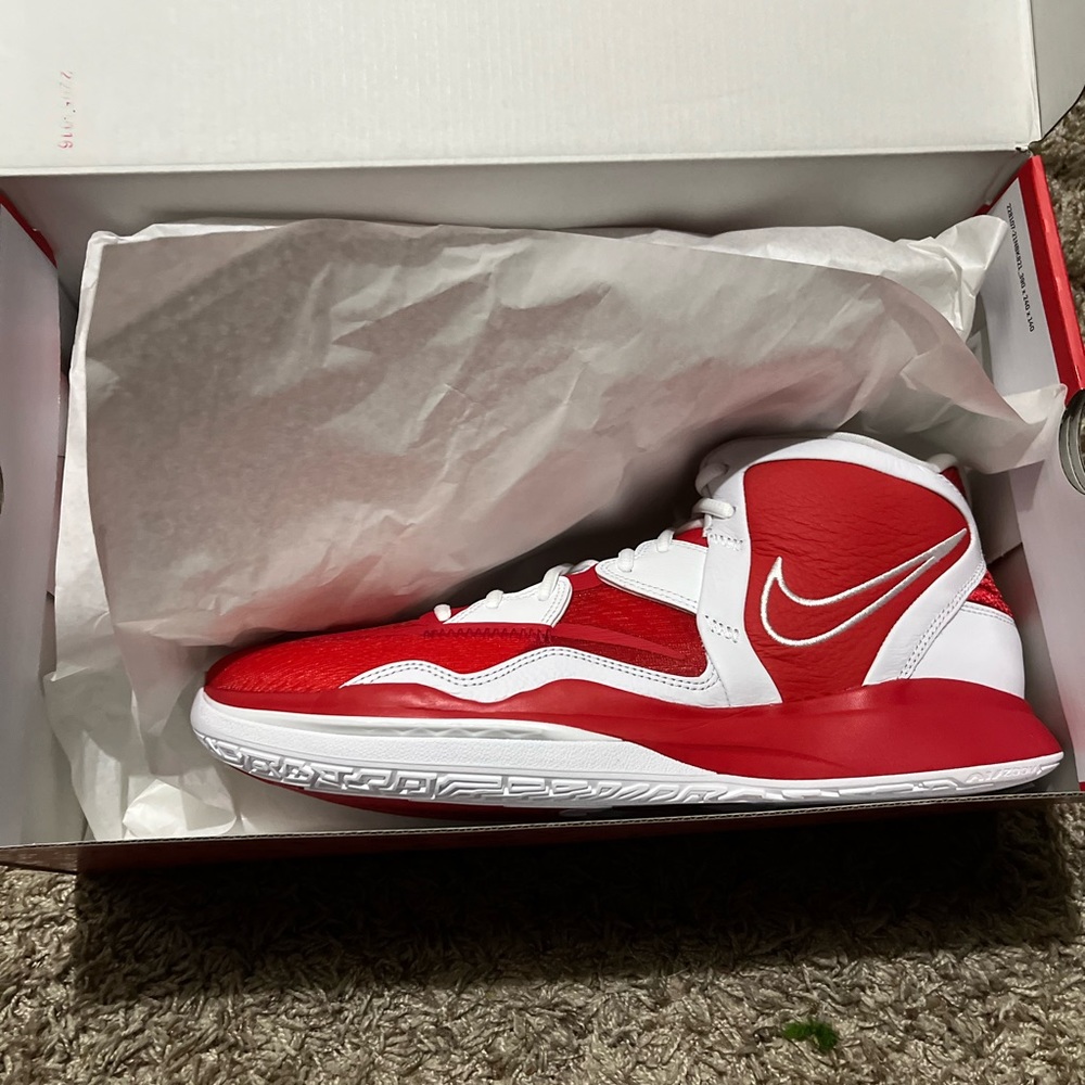 New Nike mens Kyrie Infinity Basketball shoes red size 15